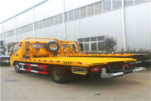 武强附近拖车救援搭电